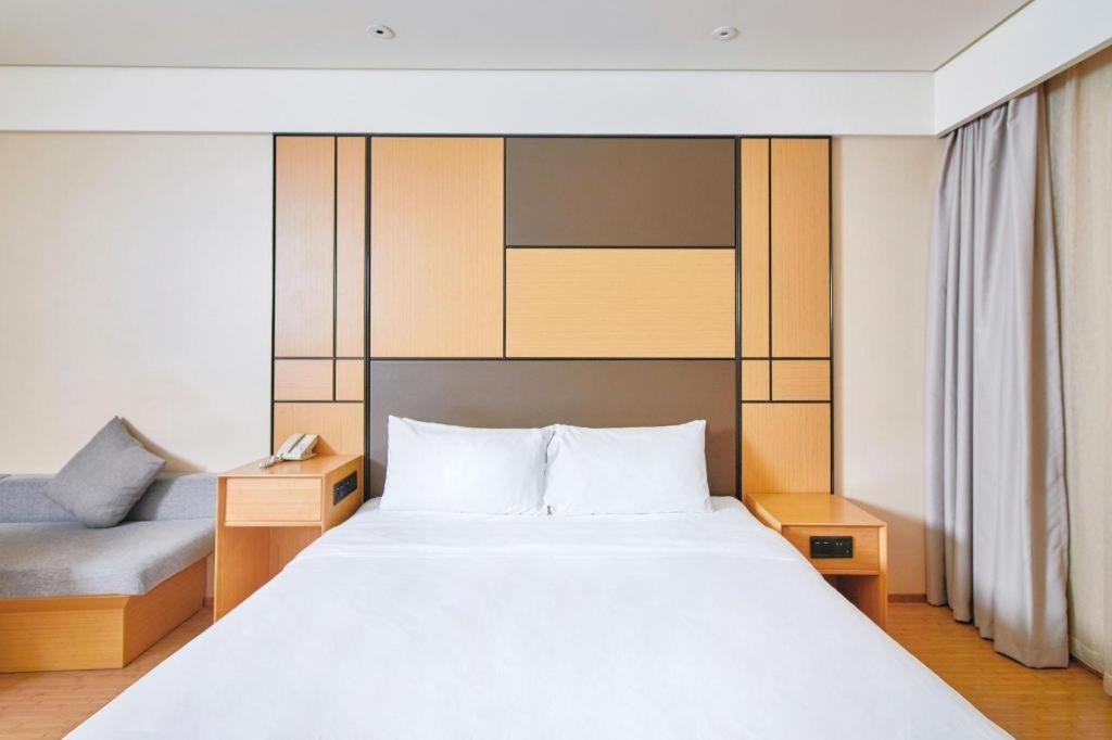 Ji Hotel Shanghai Hongqiao Yan'An XI Road Exteriér fotografie